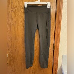 Lululemon Leggings Size 6 in Olive Green